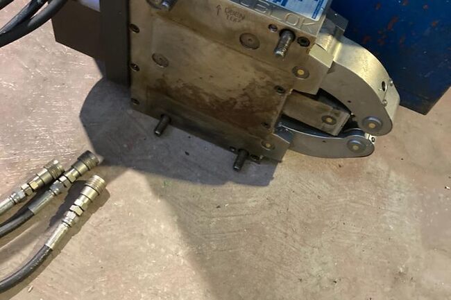 Rivendita Accessori macchine utensili Lunetta idraulica AUTOBLOK SLU-3.1 usati